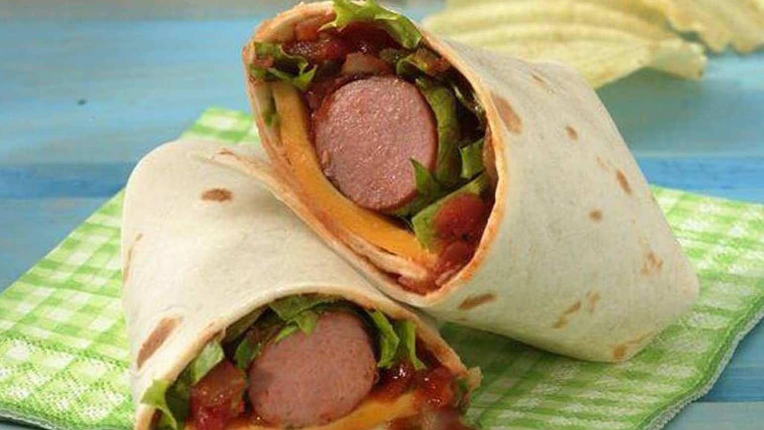 Grillierte Salsa-Hotdog-Wraps hero
